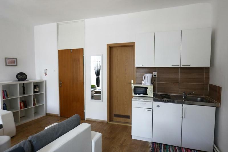 Odeon Apartment And Rooms غييكا المظهر الخارجي الصورة