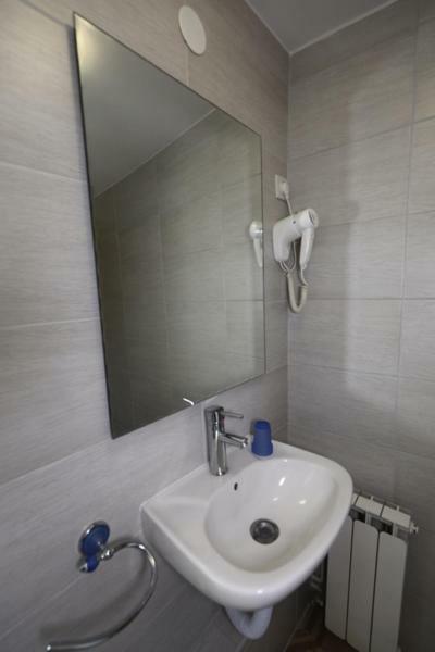Odeon Apartment And Rooms غييكا المظهر الخارجي الصورة